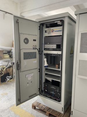 19-дюймовый 18U стандартный наружный телефонный шкаф с охлаждающей системой
